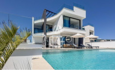 5 bedroom furnished villa with swimming pool to rent in Ayia Napa
