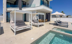 5 bedroom furnished villa with swimming pool to rent in Ayia Napa