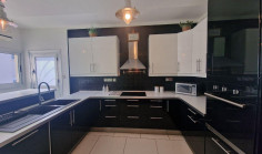 Beautiful 3 bedroom house to rent in Acropolis