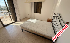 Spacious three bedroom apartment in central Chloraka 