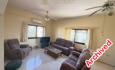 Spacious three bedroom apartment in central Chloraka 
