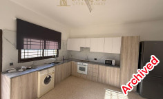 Spacious three bedroom apartment in central Chloraka 