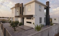 4 beds house for sale in Kapparis