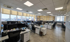 Top floor office 850m2 for rent in Kapsalos 