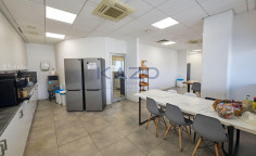 Top floor office 850m2 for rent in Kapsalos 