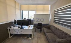 Top floor office 850m2 for rent in Kapsalos 