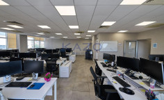 Top floor office 850m2 for rent in Kapsalos 