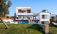 4 bedroom villa for sale in Latsi