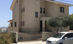 Luxury 3 bedrooms villa with swimming pool for sale in Agios Athanasios