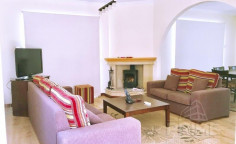 Lovely 3 bedroom villa with swimming pool for sale in Latsi