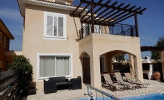 4 bedroom apartment with swimming pool for sale in Coral Bay