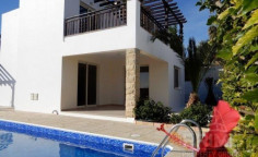3 bedroom unfurnished villa with swimming pool for sale in Coral Bay