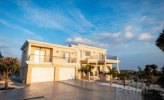4 bedroom furnished villa for sale in Anarita