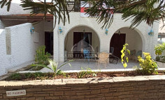 3 bedroom house with swimming pool for sale in Neapolis