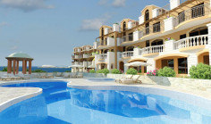 Beautiful 2 bedroom apartment with swimming pool for sale in Universal