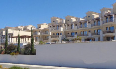 3 bedroom maisonette with swimming pool for sale in Universal