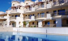 3 bedroom maisonette with swimming pool for sale in Universal