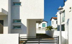 Lovely 3 bedroom house with swimming pool for sale in Agia Triada