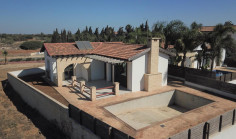 2 bedroom bungalow with swimming pool for sale in Agia Thekla