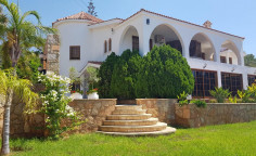 Luxury 4 bedrooms house with swimming pool for sale in Tala