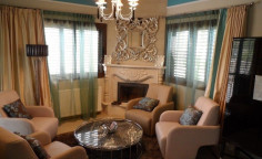 Spacious 5 bedroom house with swimming pool for sale in Pyrgos