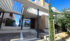 5 bedroom furnished villa with swimming pool to rent in Chloraka