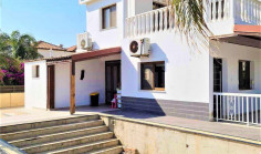 Luxury 3 bed house with swimming pool for sale in Agia Thekla