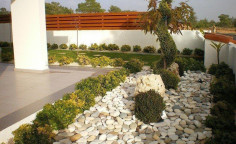 Beautiful 3 bedroom house with swimming pool for sale in Souni-Zanakia