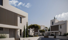 Spacious 3 bedrooms house with swimming pool for sale in Pernera