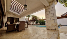Spacious 4 bedroom house with swimming pool for sale in Strovolos