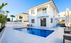 Lovely 3 bedrooms house with swimming pool for sale in Pernera