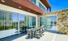 Large 3 bed house with swimming pool for sale in Ayia Napa