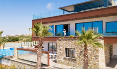 Beautiful 3 bedroom furnished house with swimming pool for sale in Ayia Napa