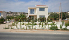 Luxury 2 bedroom house with swimming pool for sale in Coral Bay