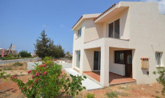 Large 3 bedroom house for sale in Coral Bay