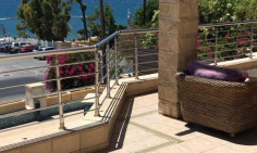 Spacious 5 bedroom house with swimming pool for sale in Amathus area