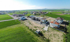 Luxury 4 bedroom house with swimming pool for sale in Dromolaxia
