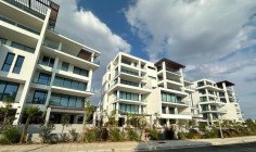 Spacious two bedroom apartment with swimming pool for sale in Universal