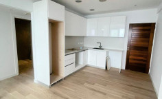 Sea view apartment in finikoudes, Larnaca 