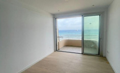 Sea view apartment in finikoudes, Larnaca 