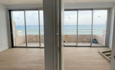 Sea view apartment in finikoudes, Larnaca 