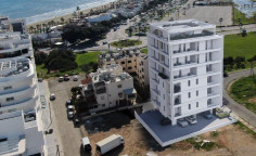 Beautiful 1 bedrooms apartment for sale in Mackenzie Beach