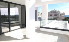 Captivating 3-bedroom apartment with breathtaking sea view in Mackenzie, Larnaca 