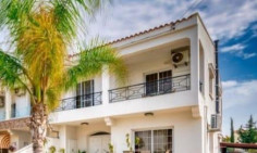 Large 3 bed house for sale in Pyla
