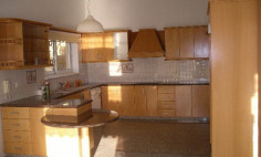 6 bedroom house with swimming pool for sale in Laiki Lefkothea