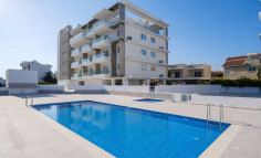 2 bedroom furnished apartment with swimming pool to rent in Zakaki