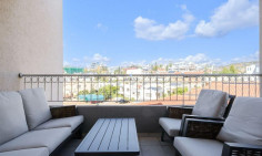 2 bedroom furnished apartment for sale in Mesa Geitonia