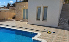 Spacious furnished bungalow with pool in Kivides 