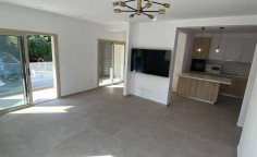 3 bedroom furnished penthouse to rent in Neapolis