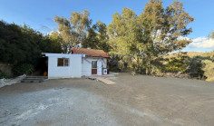 Spacious Pyrgos villa with pool large plot 